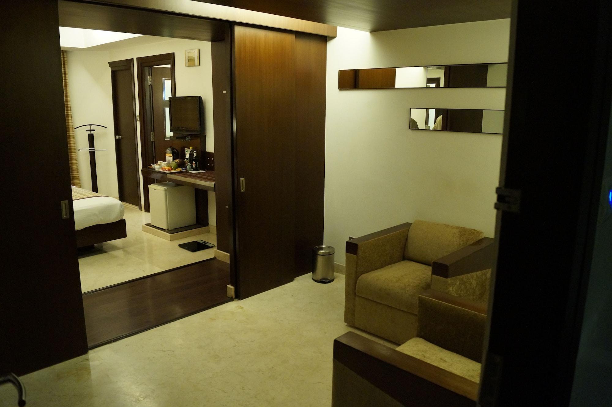 The President Hotel Бангалор Екстериор снимка