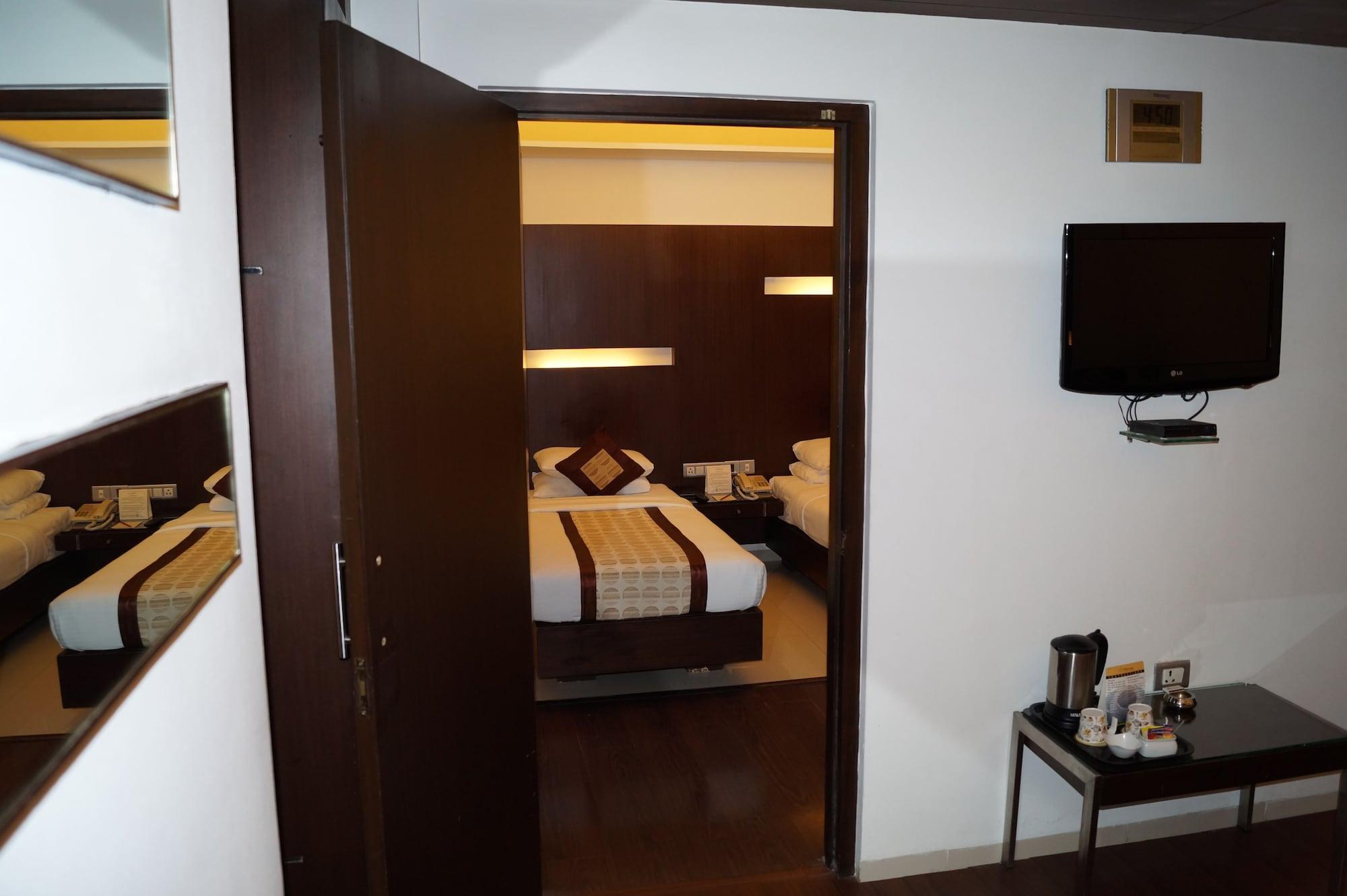 The President Hotel Бангалор Екстериор снимка