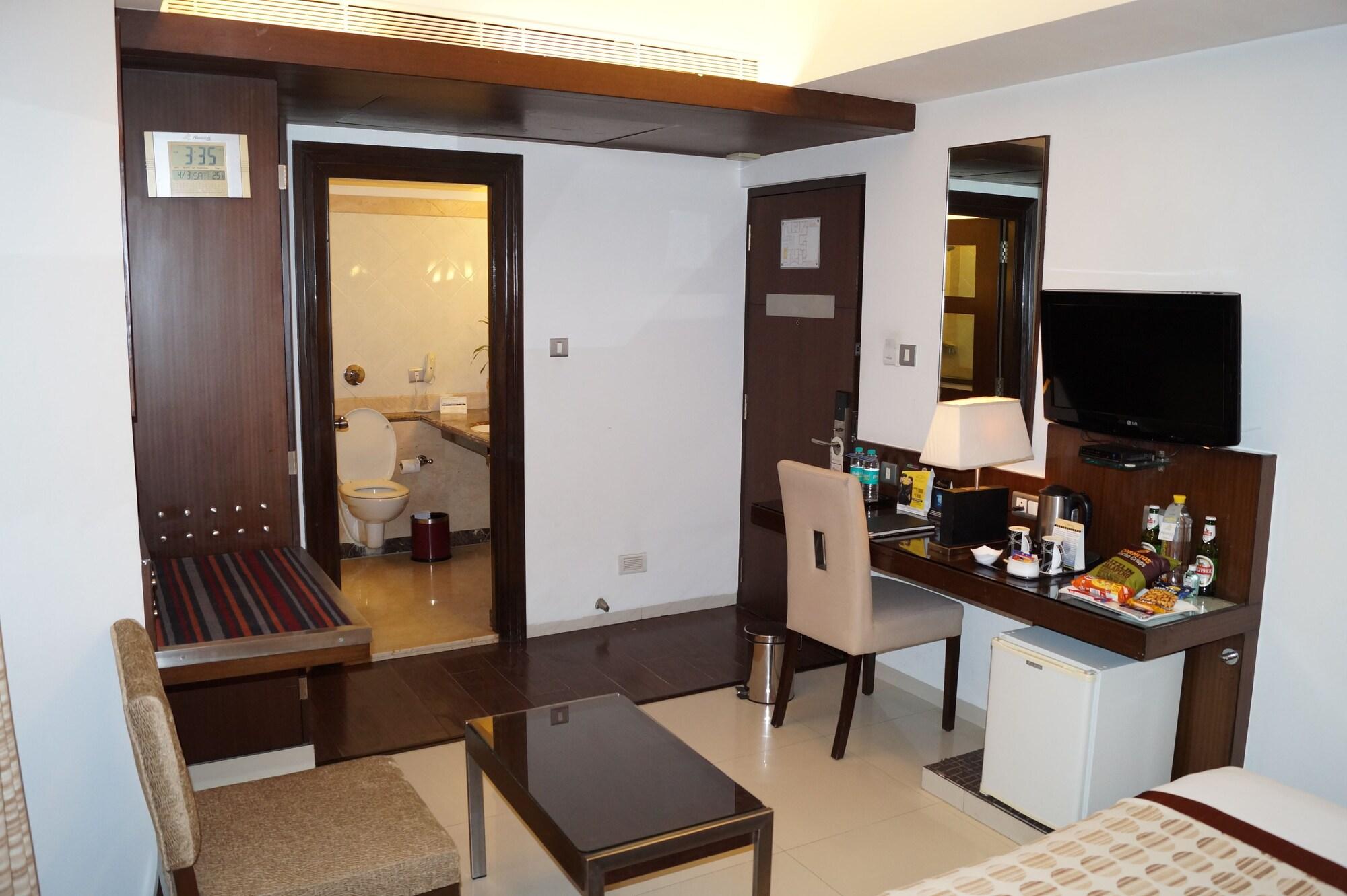 The President Hotel Бангалор Екстериор снимка
