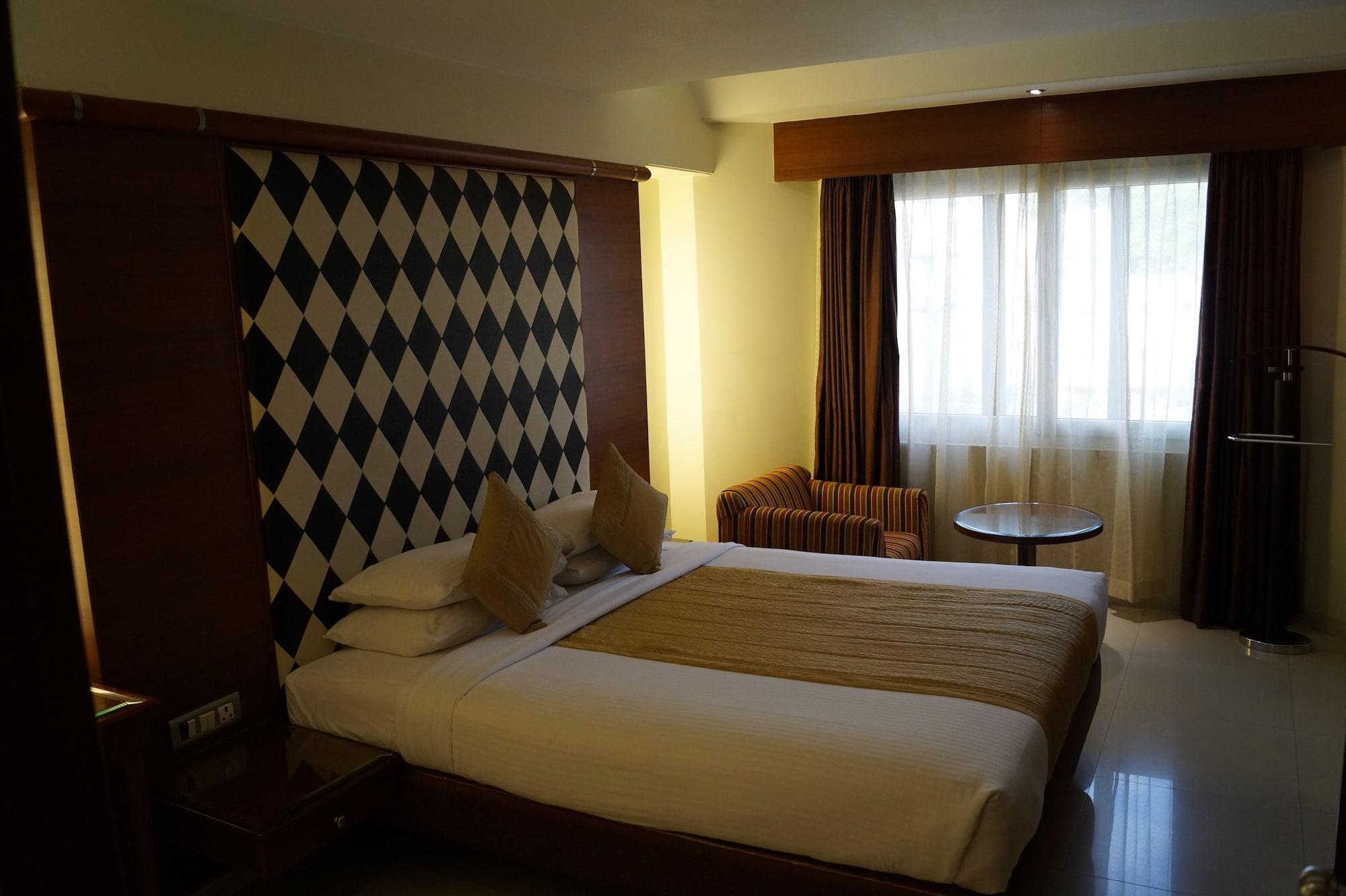 The President Hotel Бангалор Екстериор снимка
