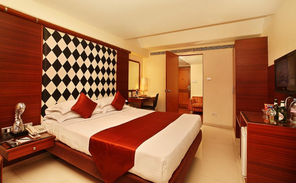 The President Hotel Бангалор Екстериор снимка