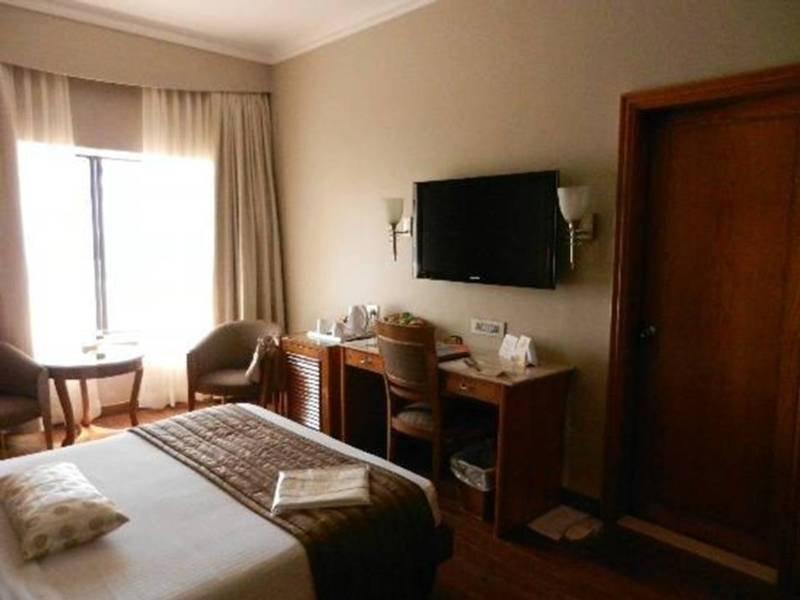 The President Hotel Бангалор Екстериор снимка