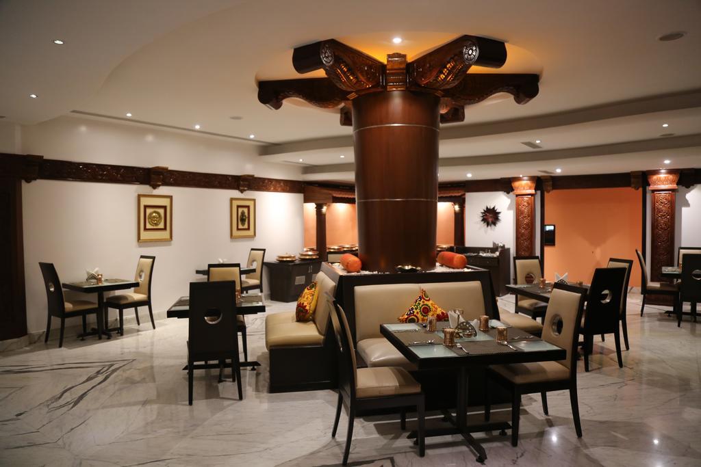 The President Hotel Бангалор Екстериор снимка